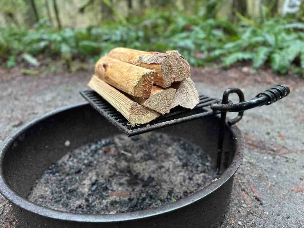 Campfire Cooking Hacks #1 - dry firewood and a good firepit!